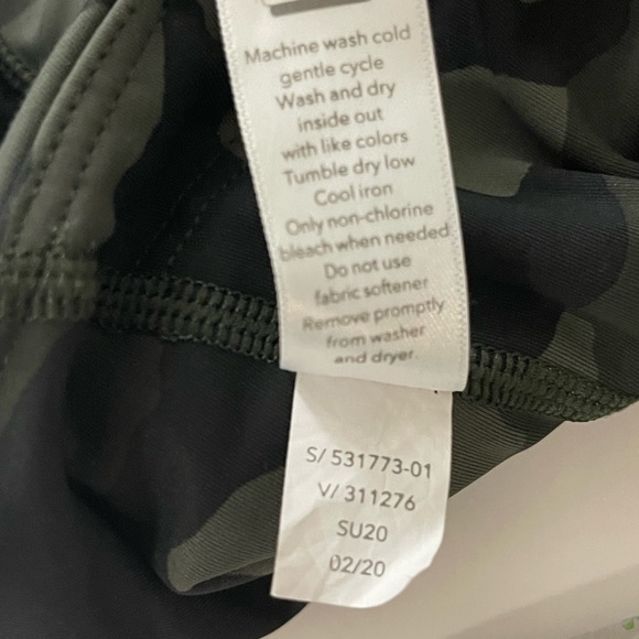 ATHLETA Ultimate 7/8 Tight Camo size XS - Picture 5 of 13